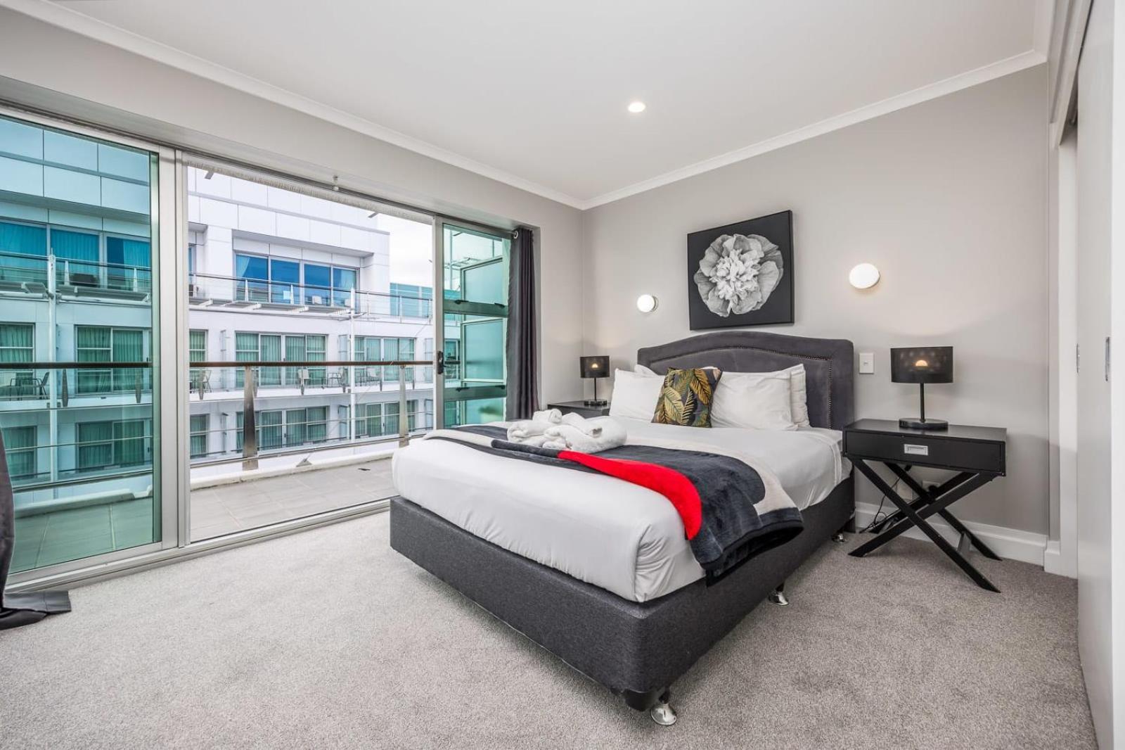 Appartement Beautiful Renovated 2 X Bdrm,Perfect Location à Auckland Extérieur photo