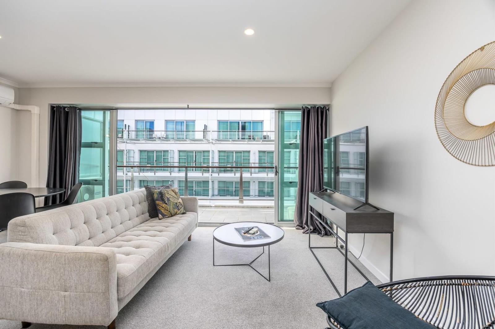 Appartement Beautiful Renovated 2 X Bdrm,Perfect Location à Auckland Extérieur photo