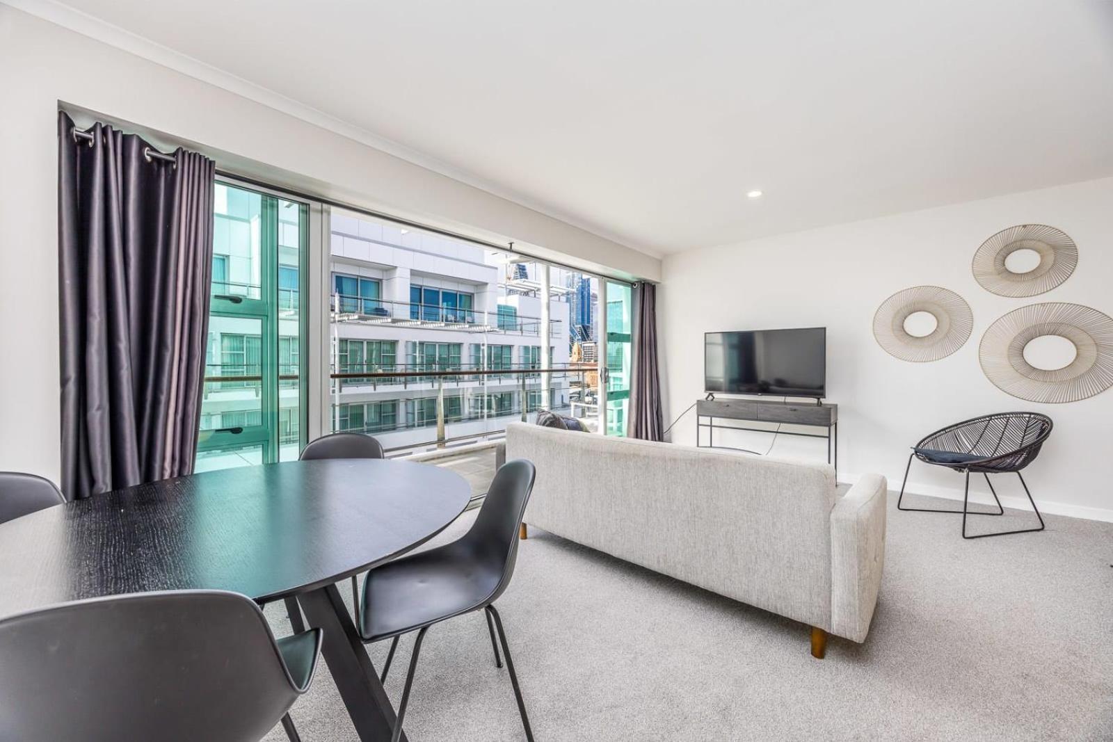 Appartement Beautiful Renovated 2 X Bdrm,Perfect Location à Auckland Extérieur photo