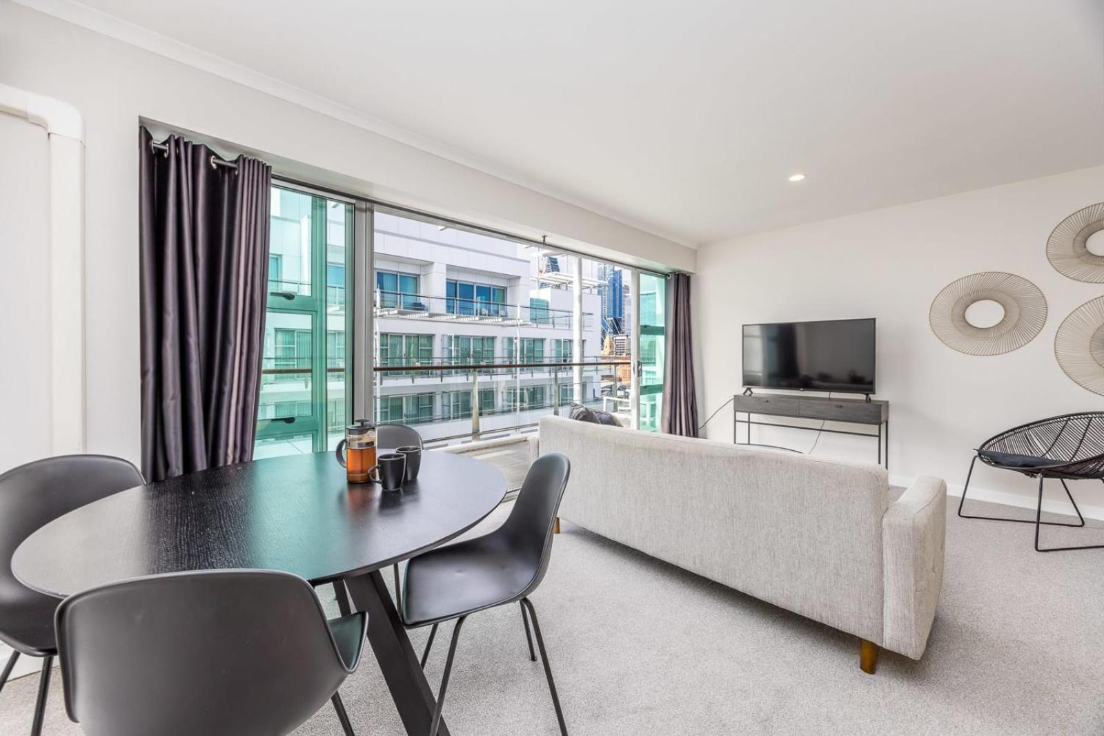 Appartement Beautiful Renovated 2 X Bdrm,Perfect Location à Auckland Extérieur photo